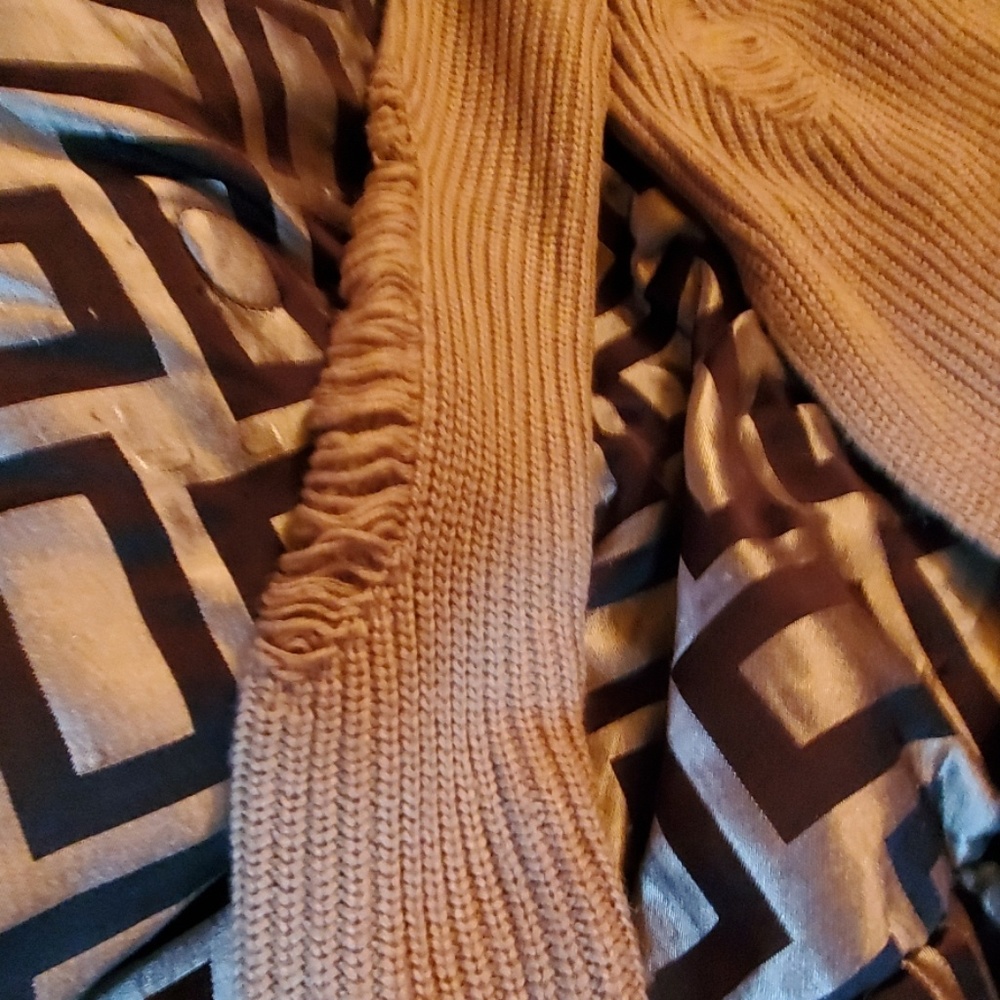 Sweater - Picture 2 of 4